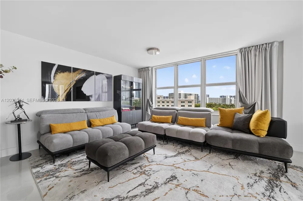 231 174th St #818 Sunny Isles Beach, FL 33160
