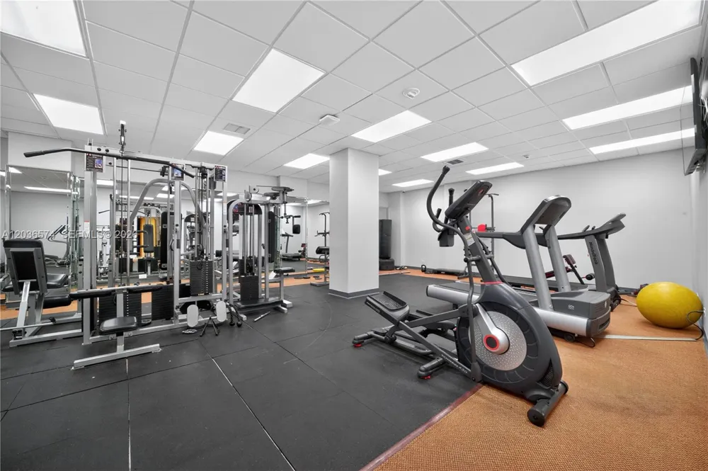 231 174th St #818 Sunny Isles Beach, FL 33160