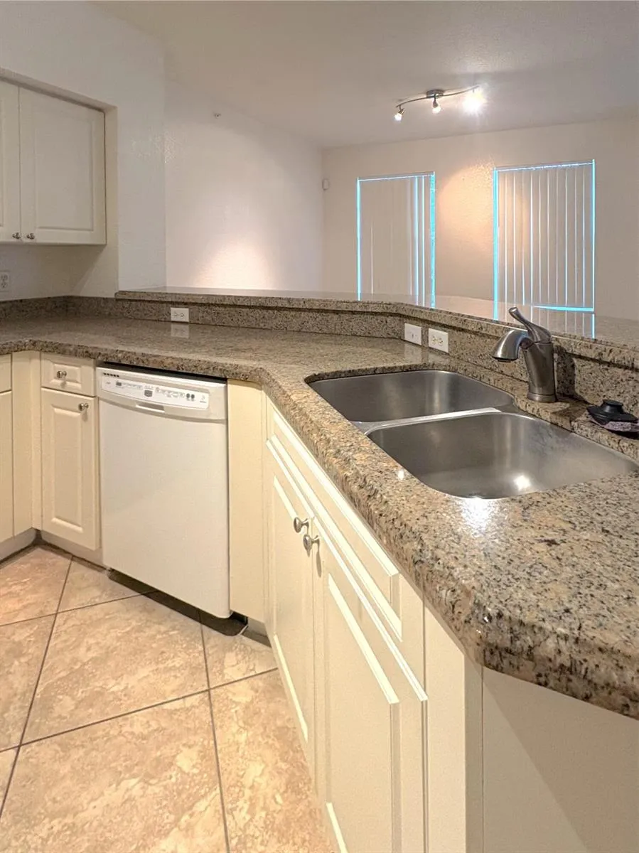 6540 W SAMPLE ROAD #6540 Coral Springs, FL 33067