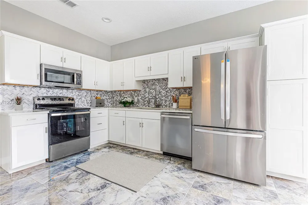 2252 Wyndam Way Kissimmee, FL 34743
