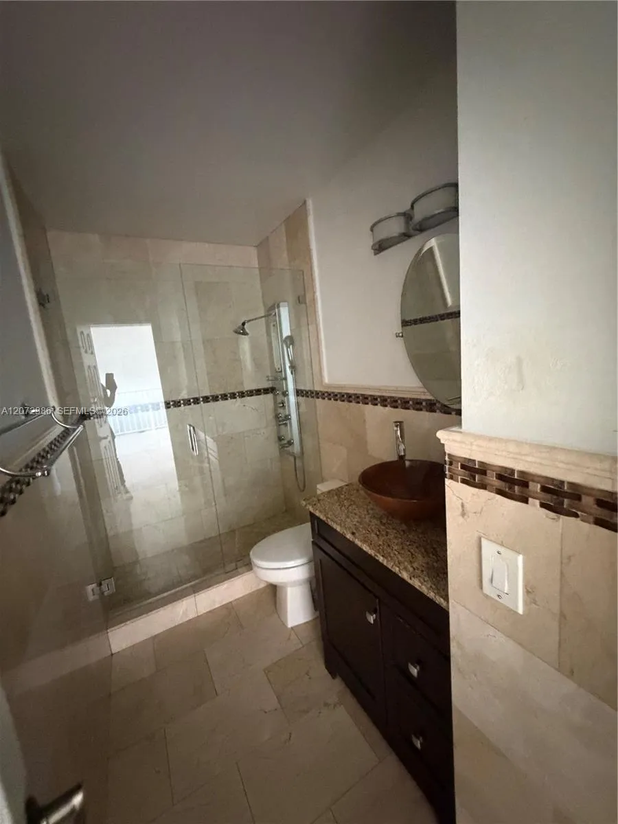 7040 NW 173rd Dr #1706 Hialeah, FL 33015