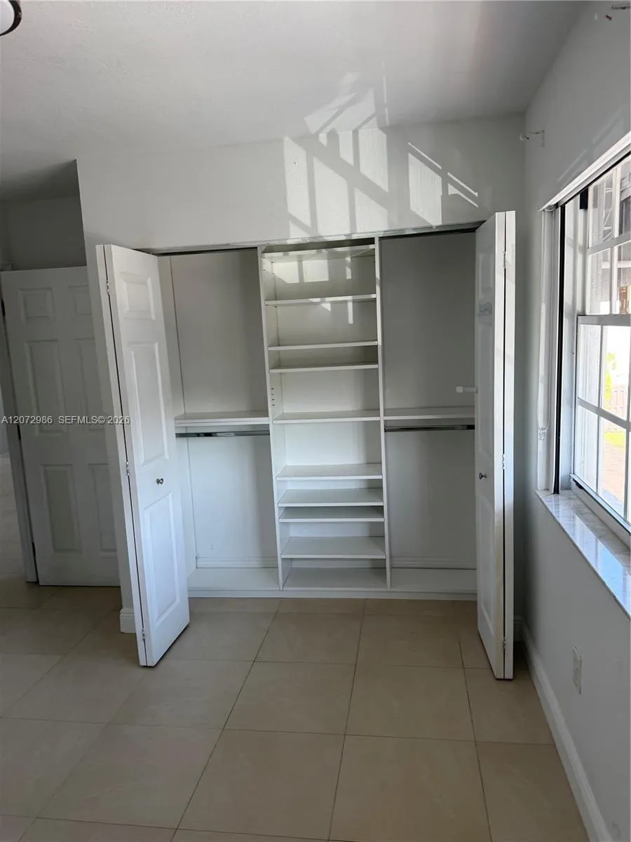 7040 NW 173rd Dr #1706 Hialeah, FL 33015