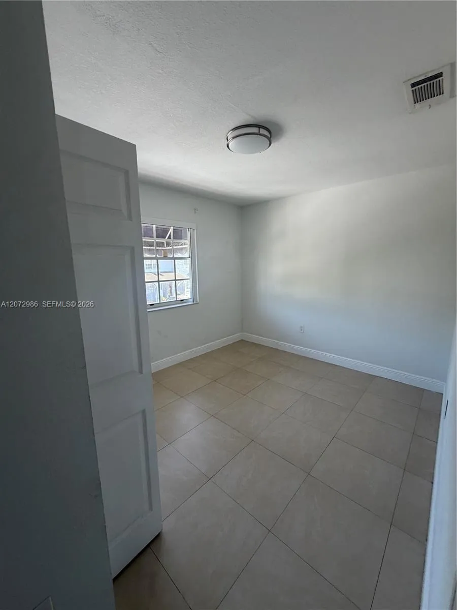 7040 NW 173rd Dr #1706 Hialeah, FL 33015