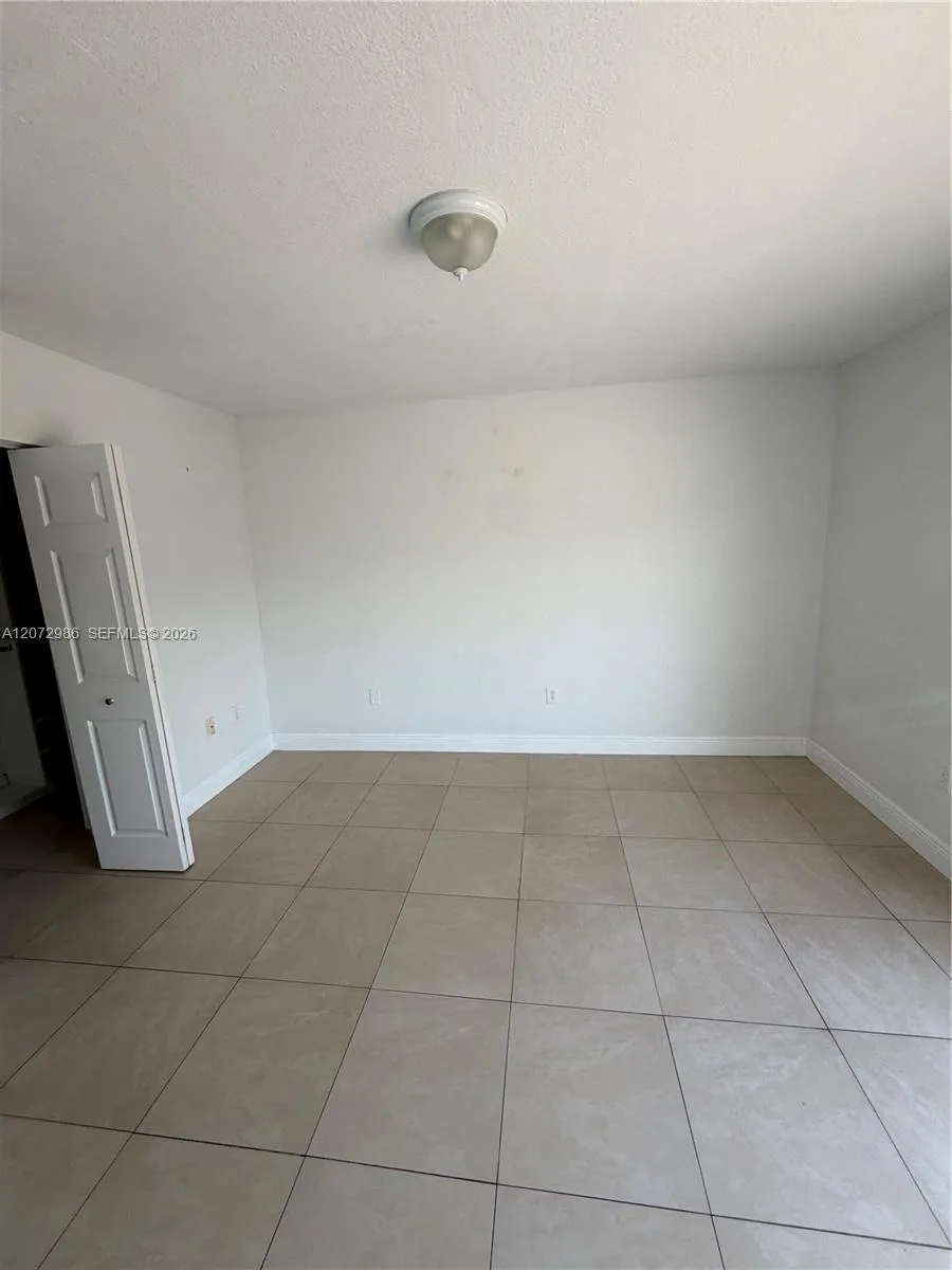 7040 NW 173rd Dr #1706 Hialeah, FL 33015