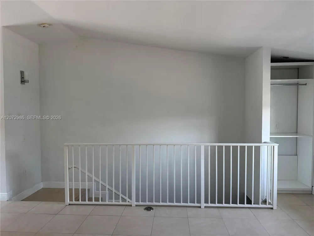 7040 NW 173rd Dr #1706 Hialeah, FL 33015