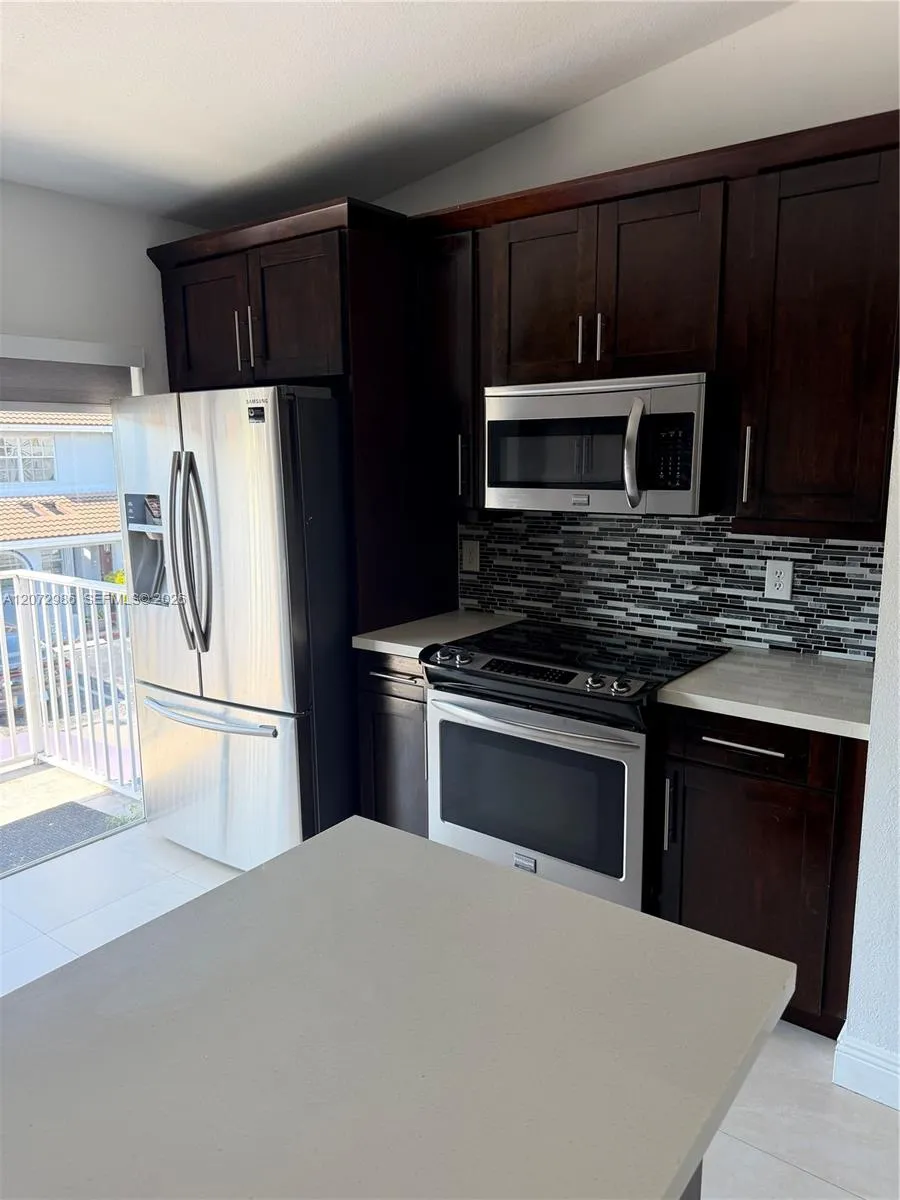 7040 NW 173rd Dr #1706 Hialeah, FL 33015