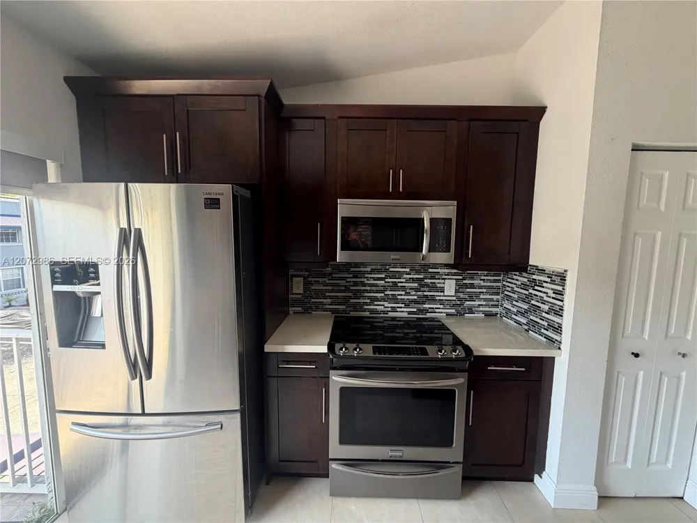 7040 NW 173rd Dr #1706 Hialeah, FL 33015