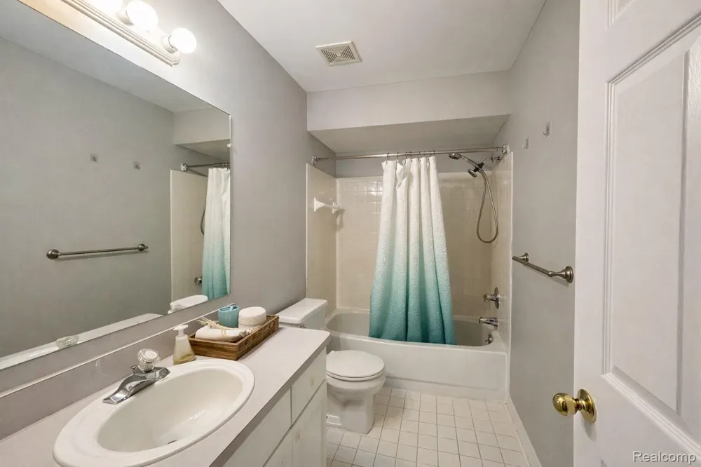 1770 Dogwood Trail Commerce Charter Township, MI 48390