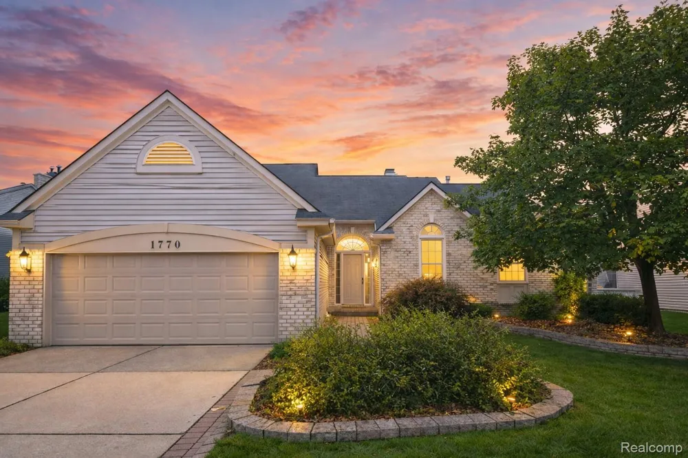 1770 Dogwood Trail Commerce Charter Township, MI 48390