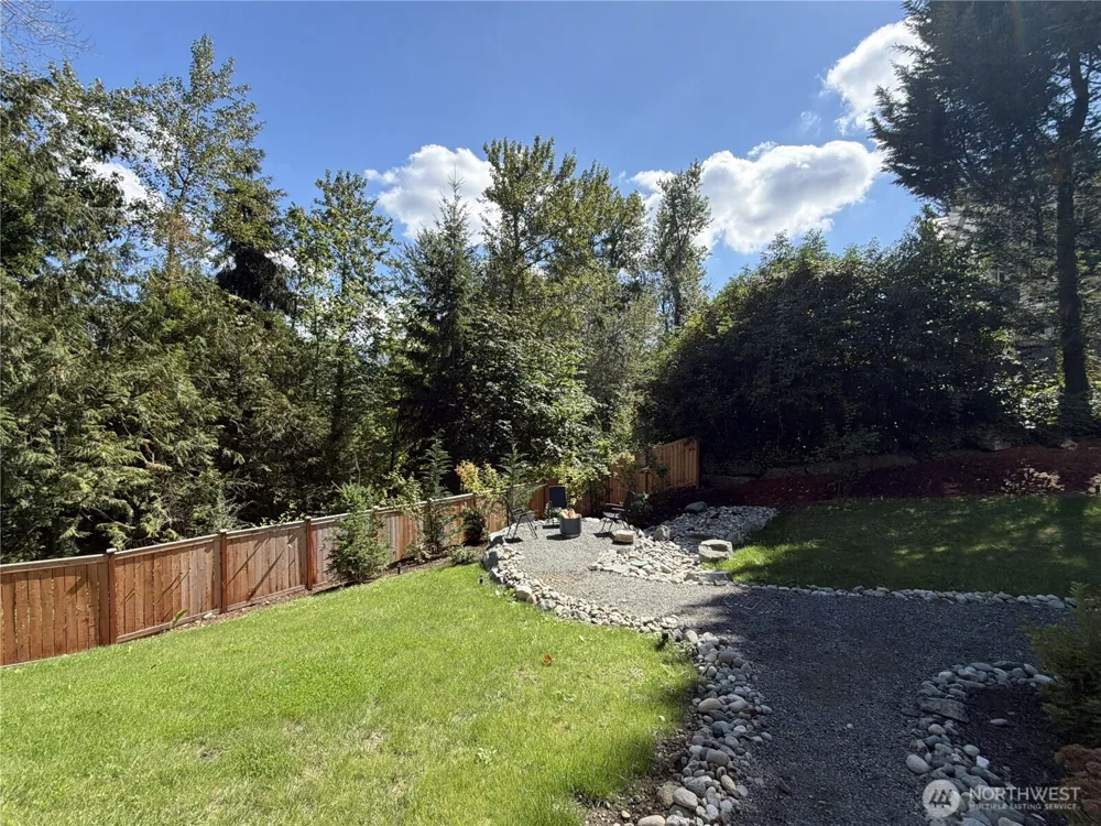 3806 95th Avenue NE Yarrow Point, WA 98004