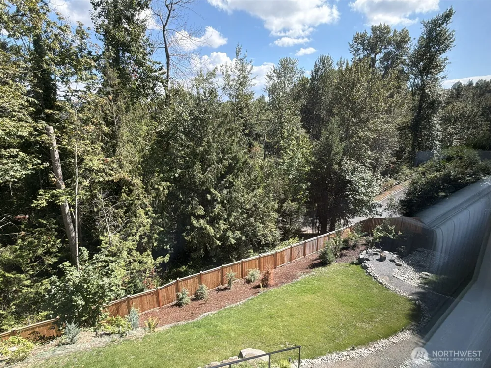 3806 95th Avenue NE Yarrow Point, WA 98004
