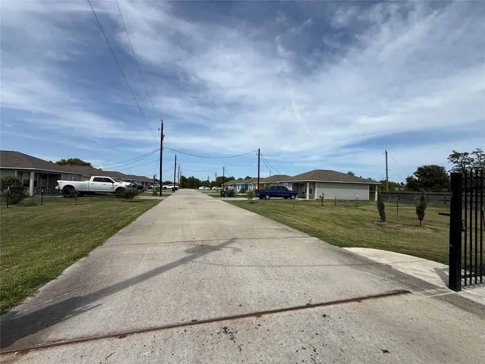 2724 Avenue D #7 San Leon, TX 77539