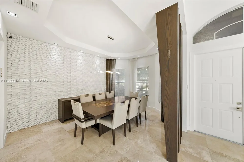822 Meridian Ln Hollywood, FL 33019