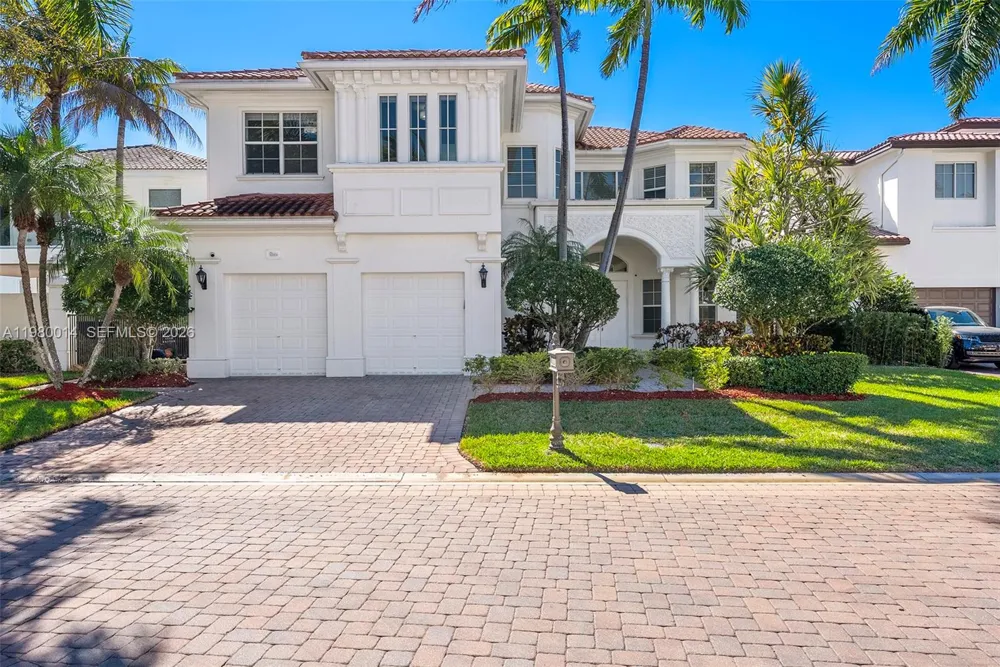 822 Meridian Ln Hollywood, FL 33019