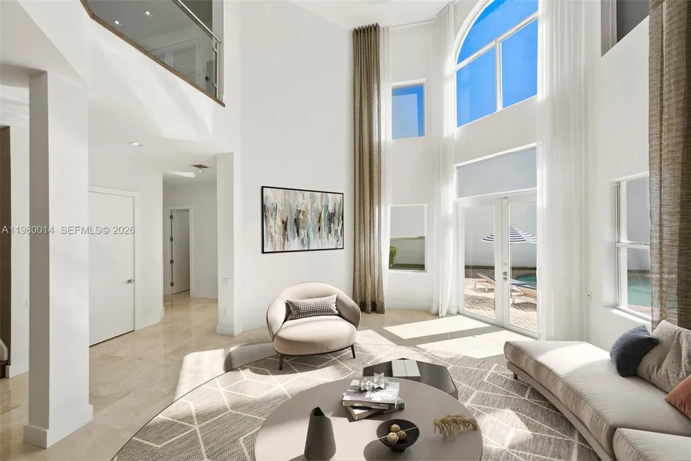 822 Meridian Ln Hollywood, FL 33019