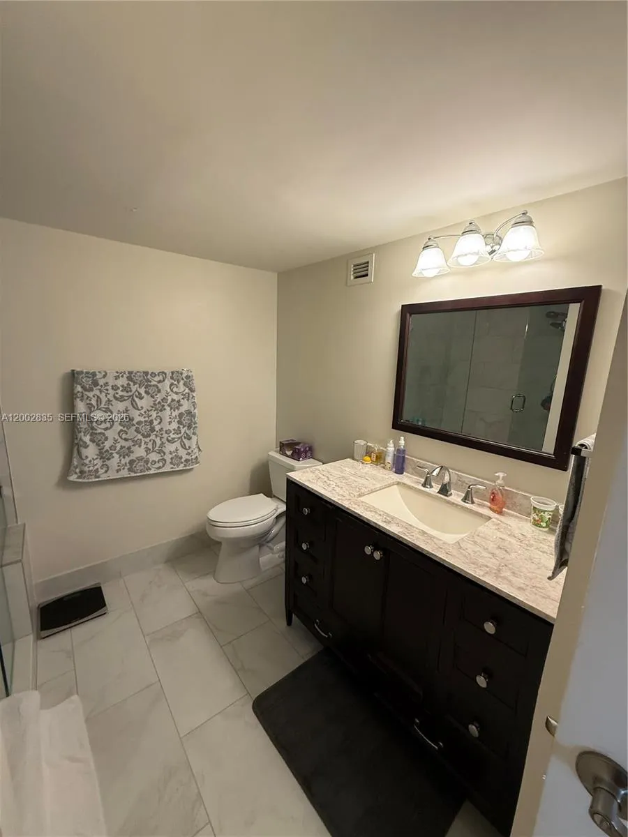 1000 Parkview Dr #407 Hallandale Beach, FL 33009