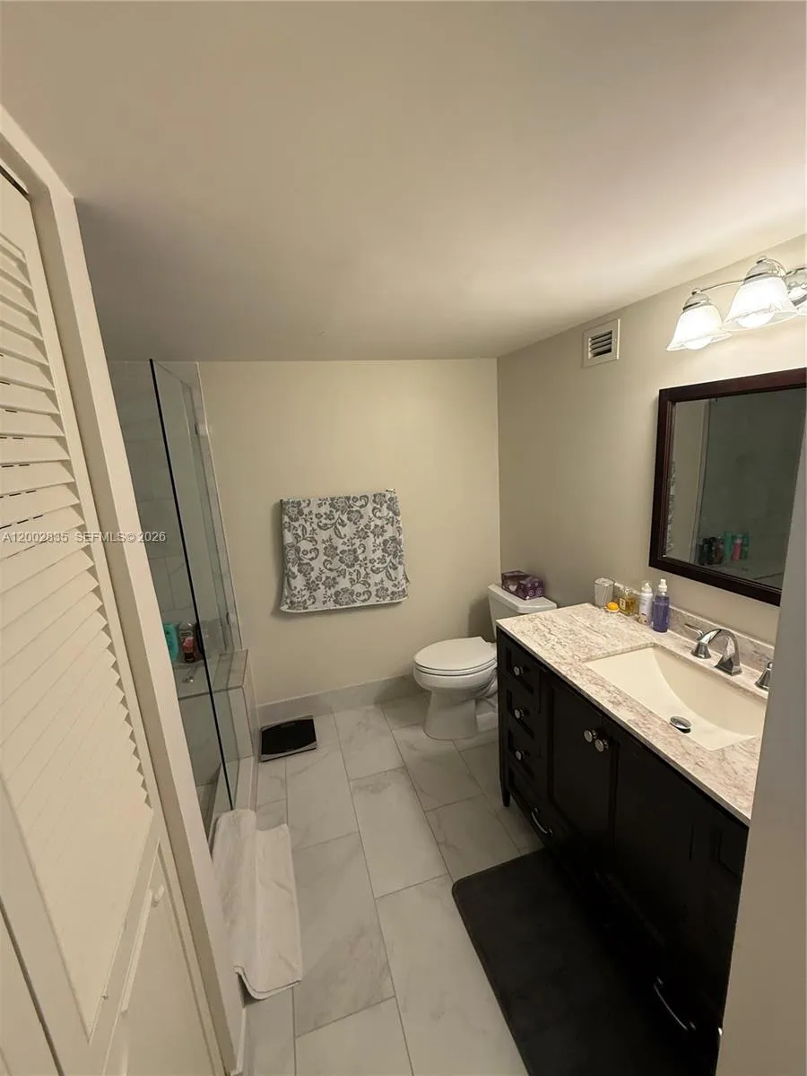 1000 Parkview Dr #407 Hallandale Beach, FL 33009