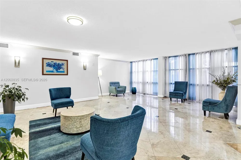 1000 Parkview Dr #407 Hallandale Beach, FL 33009