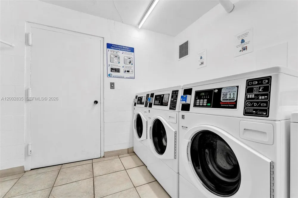 1000 Parkview Dr #407 Hallandale Beach, FL 33009