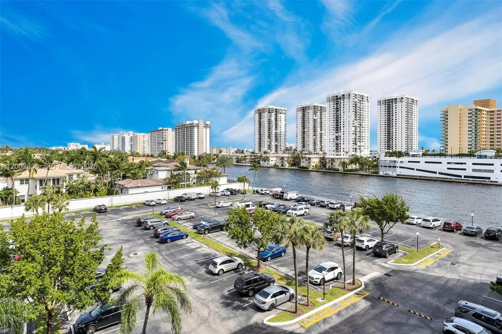 1000 Parkview Dr #407 Hallandale Beach, FL 33009