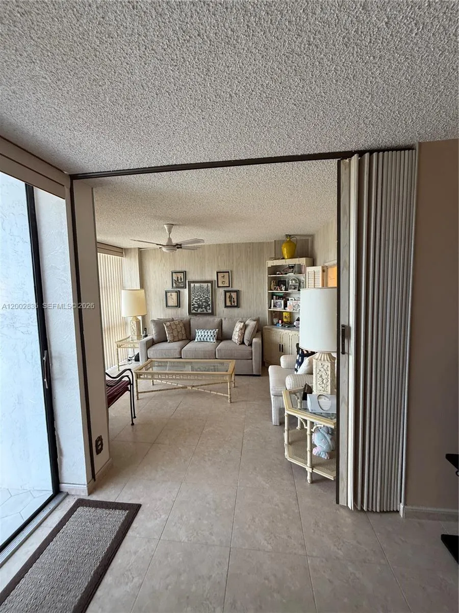 1000 Parkview Dr #407 Hallandale Beach, FL 33009