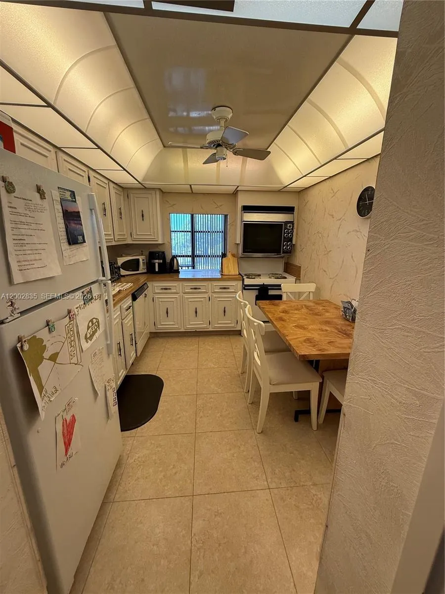 1000 Parkview Dr #407 Hallandale Beach, FL 33009