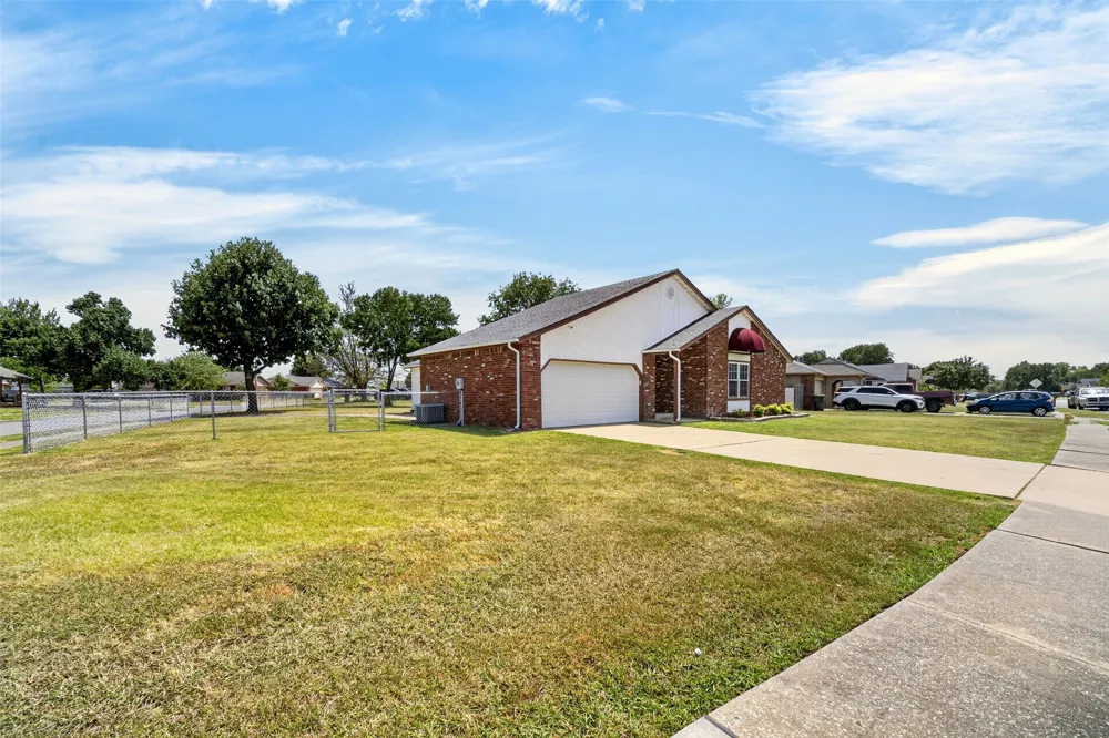 8221 122nd East Avenue Owasso, OK 74055