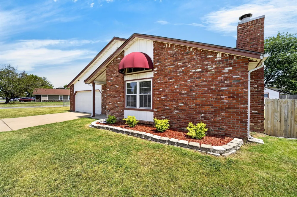 8221 122nd East Avenue Owasso, OK 74055