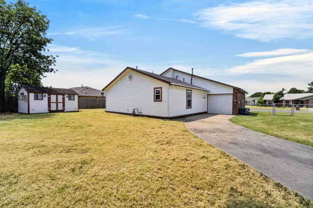 8221 122nd East Avenue Owasso, OK 74055