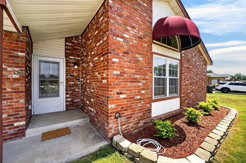 8221 122nd East Avenue Owasso, OK 74055