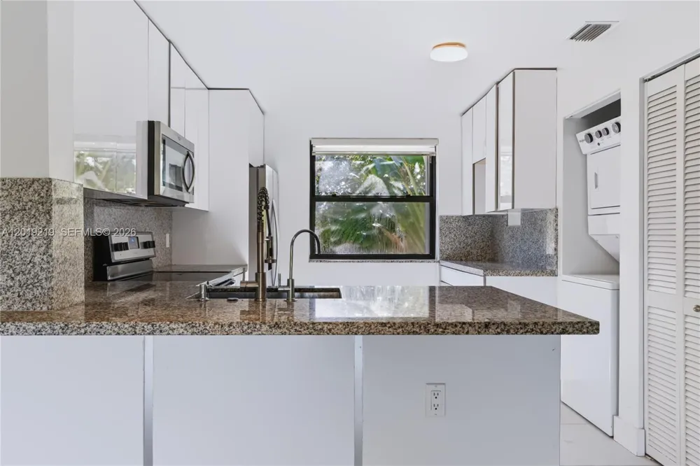 10121 W Sunrise Blvd #301 Plantation, FL 33322