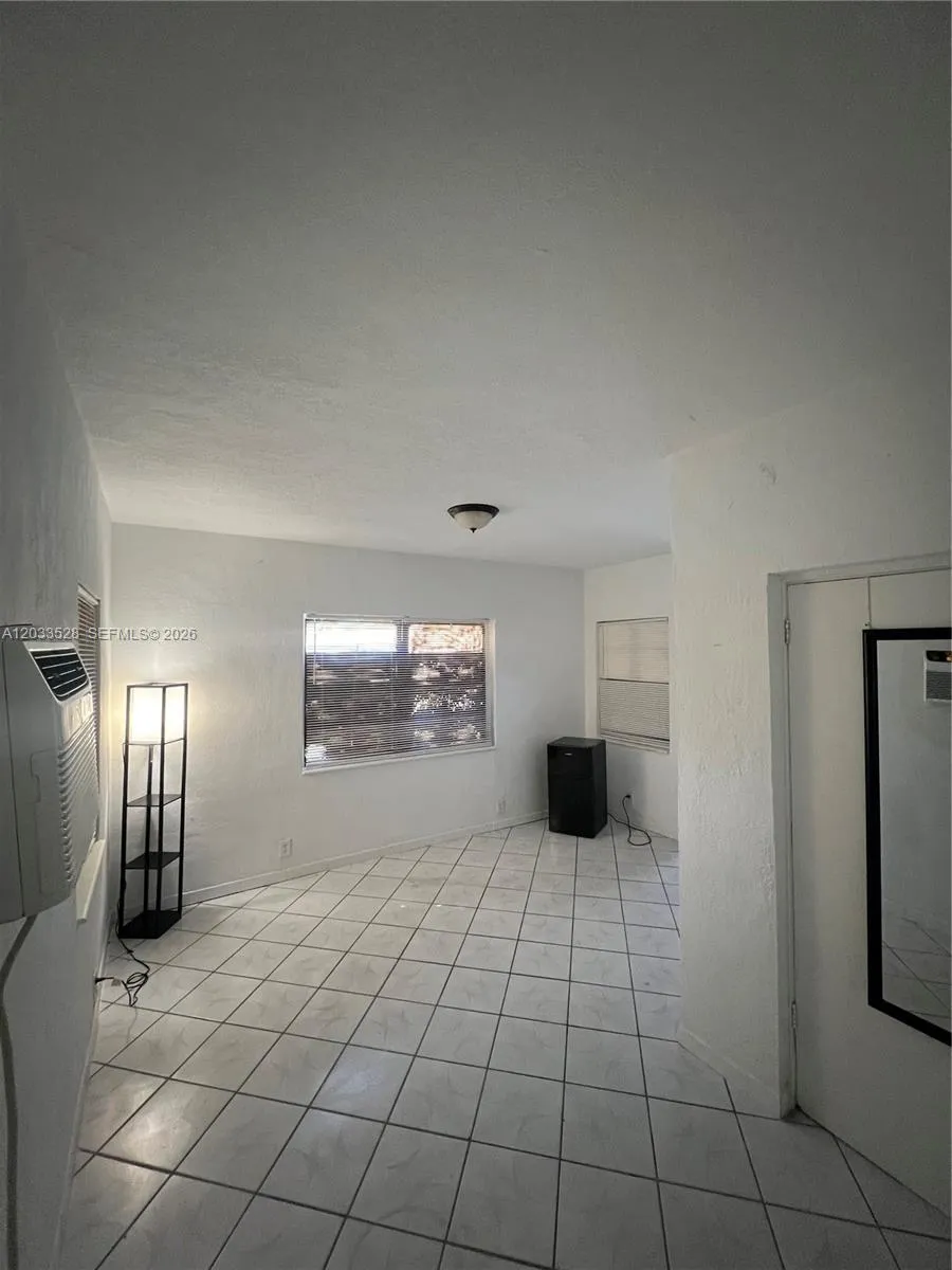 1060 NW 116th St #4 Miami, FL 33168