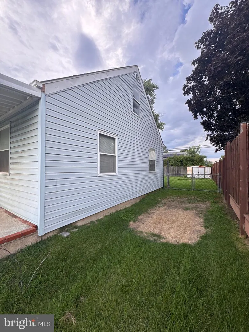 8142 DUNDALK AVENUE Baltimore, MD 21222