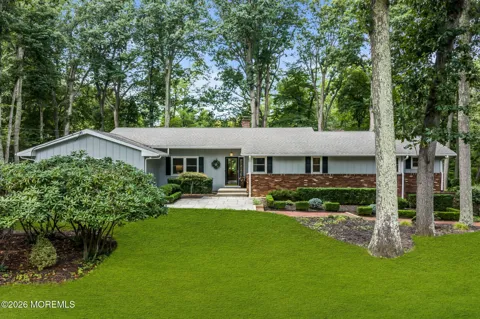 10 Woodland Drive