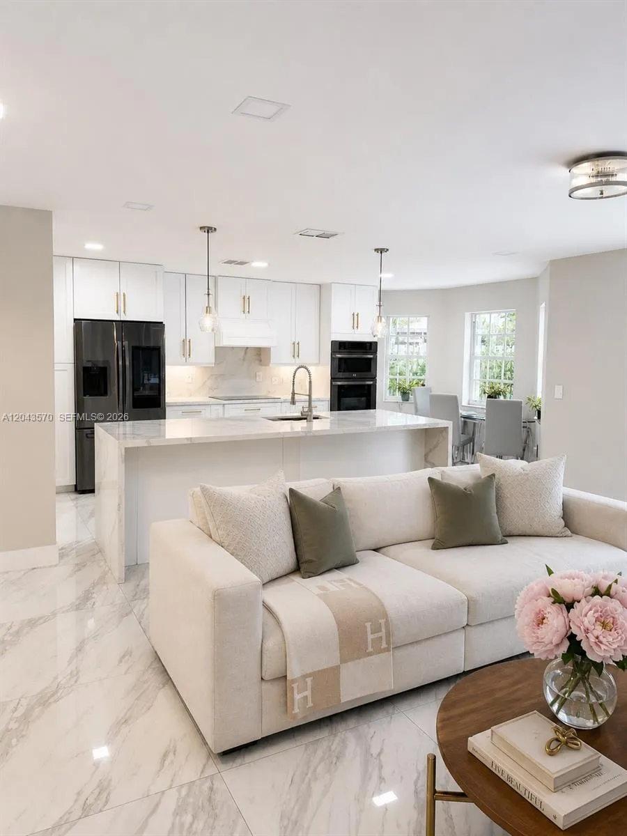 85 Gables Blvd Weston, FL 33326