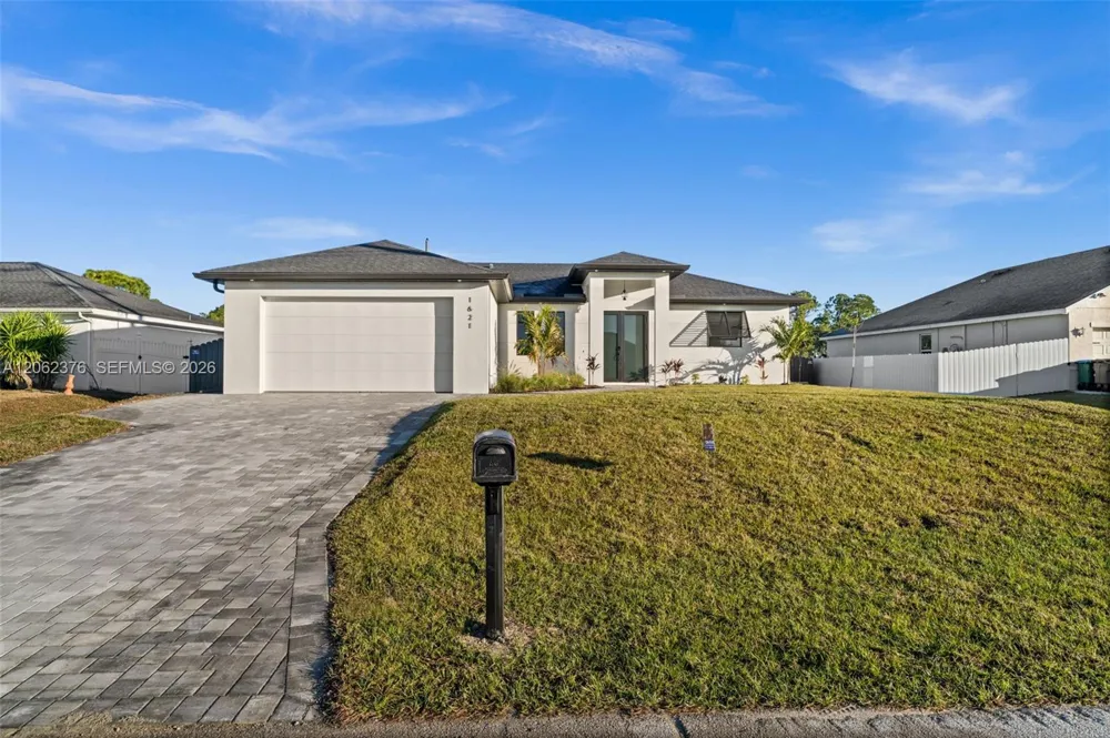 1621 NW 23rd Ter Cape Coral, FL 33993