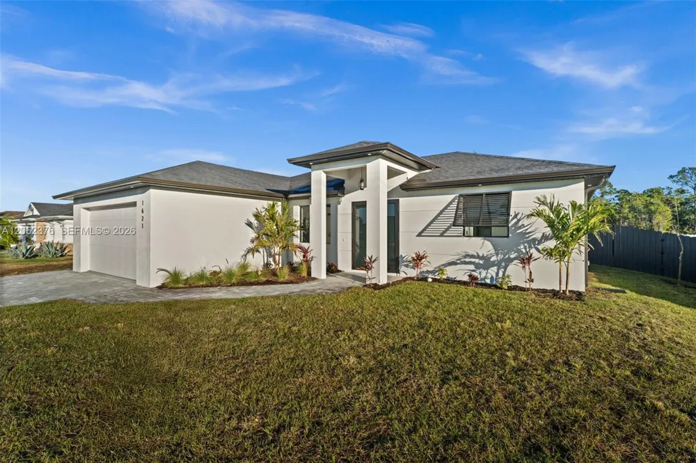 1621 NW 23rd Ter Cape Coral, FL 33993