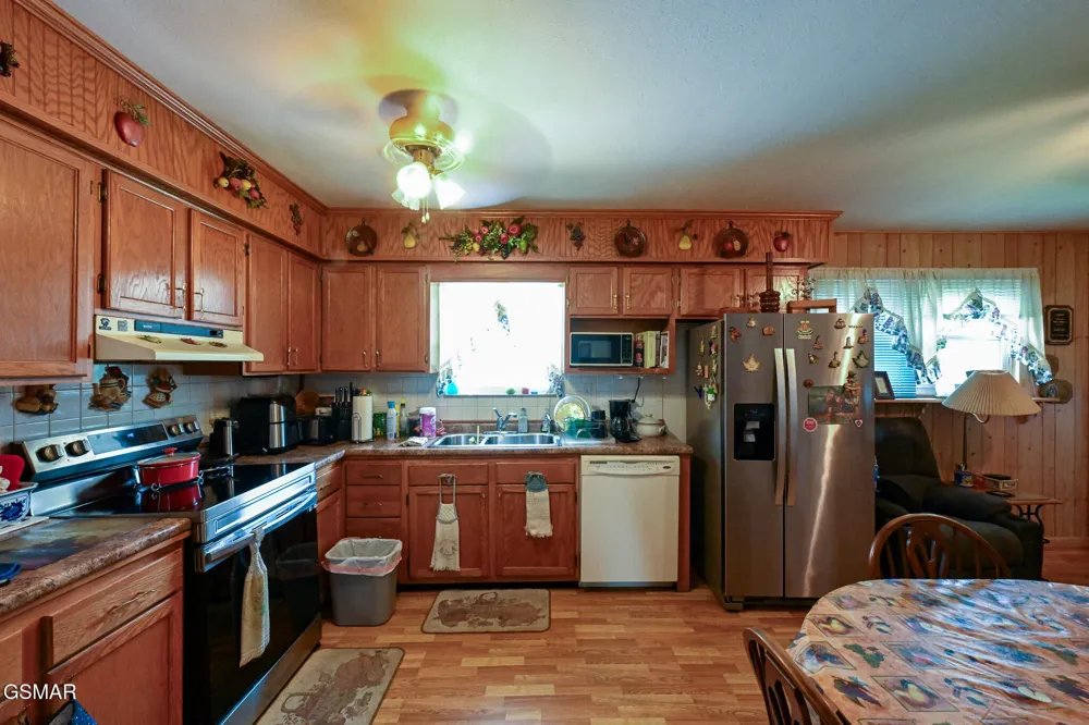 220 Pinedale Street Maryville, TN 37801
