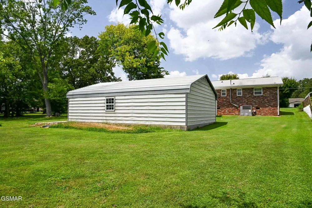 220 Pinedale Street Maryville, TN 37801