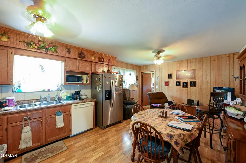 220 Pinedale Street Maryville, TN 37801