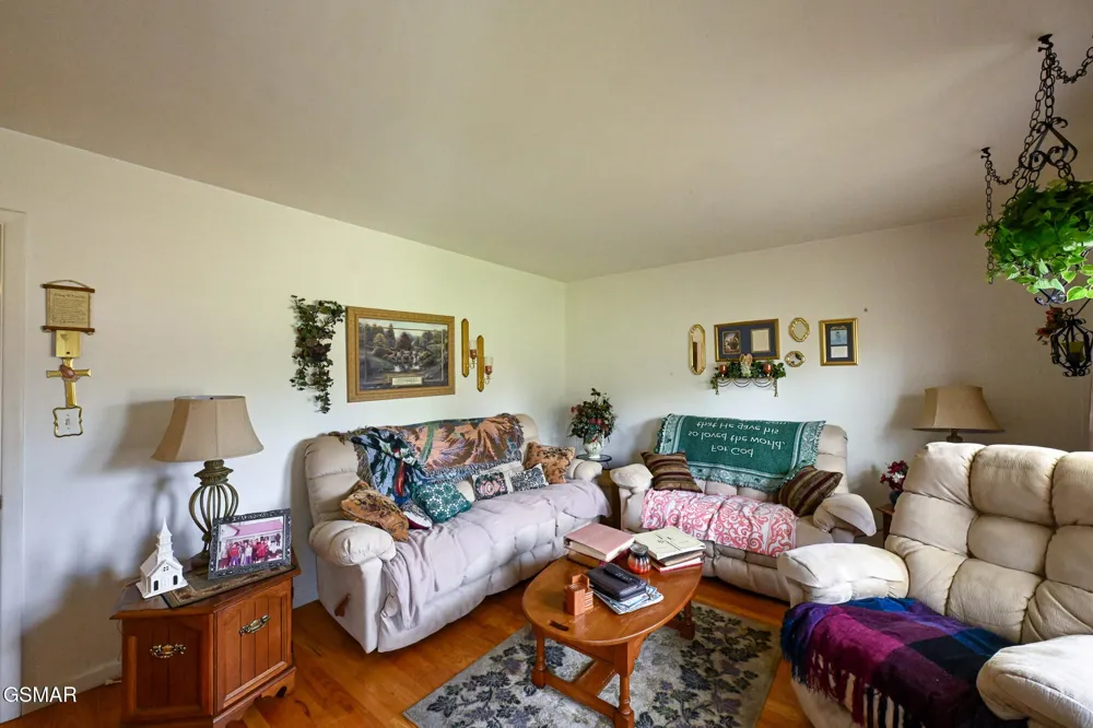 220 Pinedale Street Maryville, TN 37801