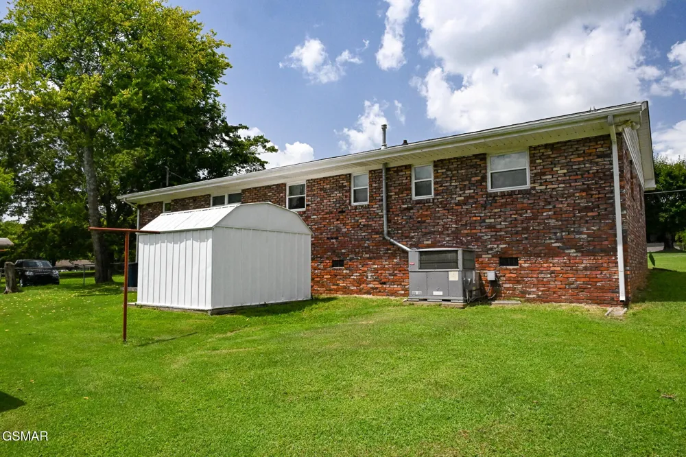 220 Pinedale Street Maryville, TN 37801