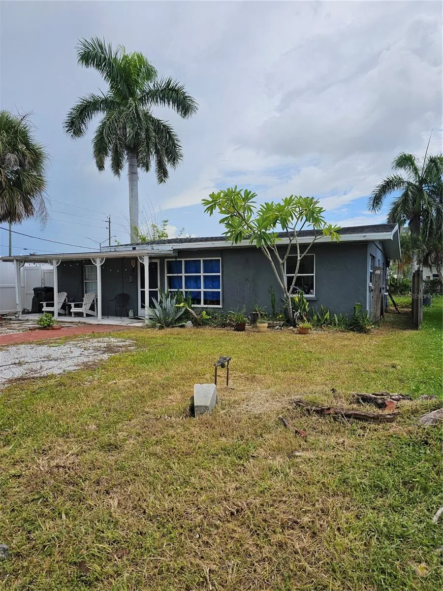 105 COLONIA LANE W Nokomis, FL 34275