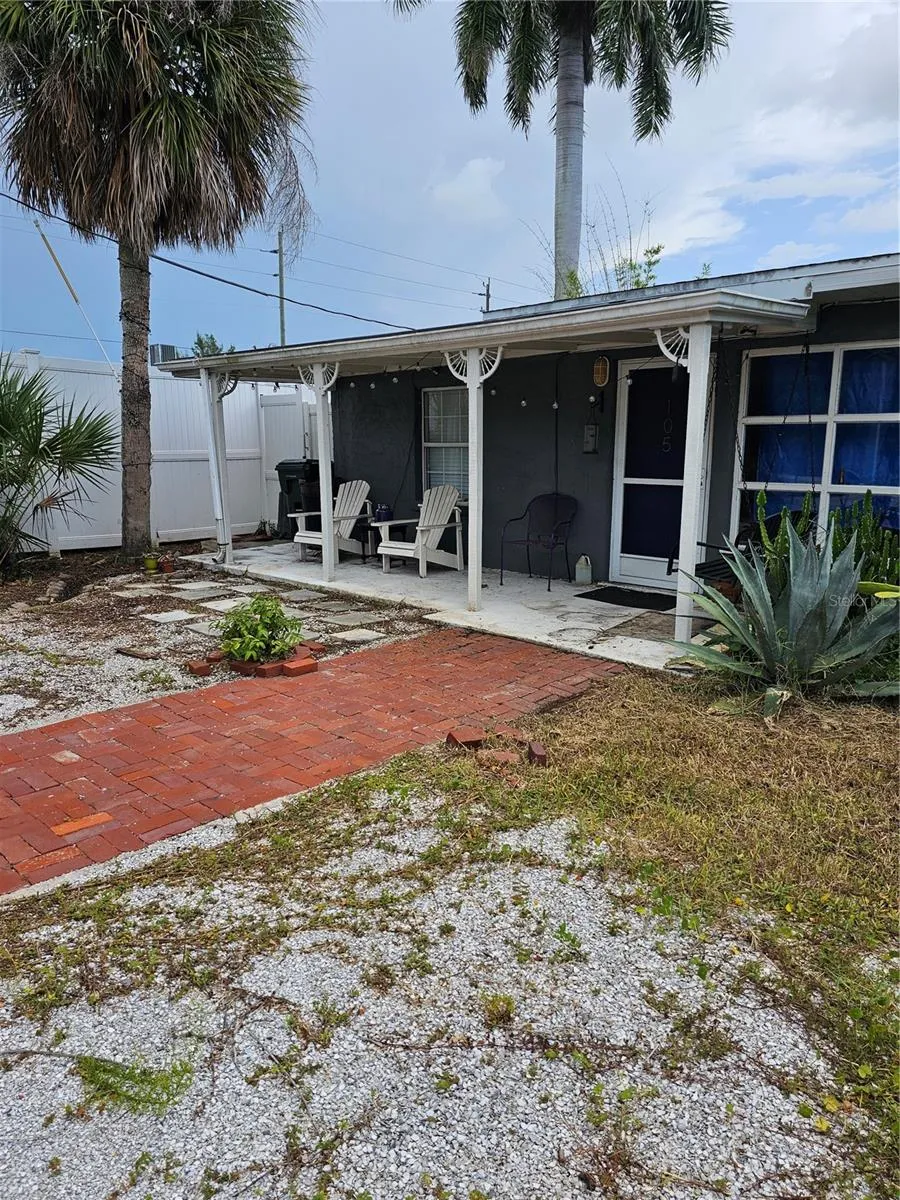 105 COLONIA LANE W Nokomis, FL 34275