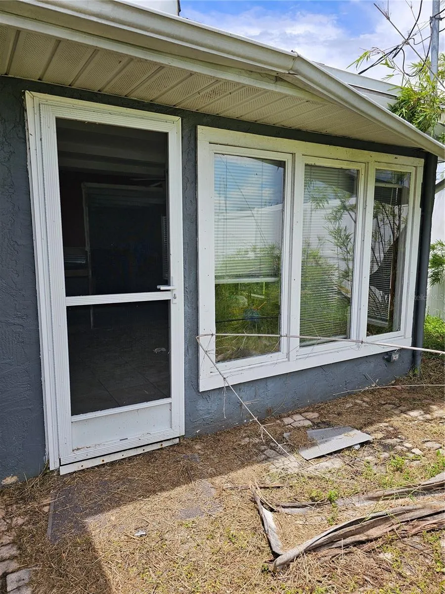 105 COLONIA LANE W Nokomis, FL 34275