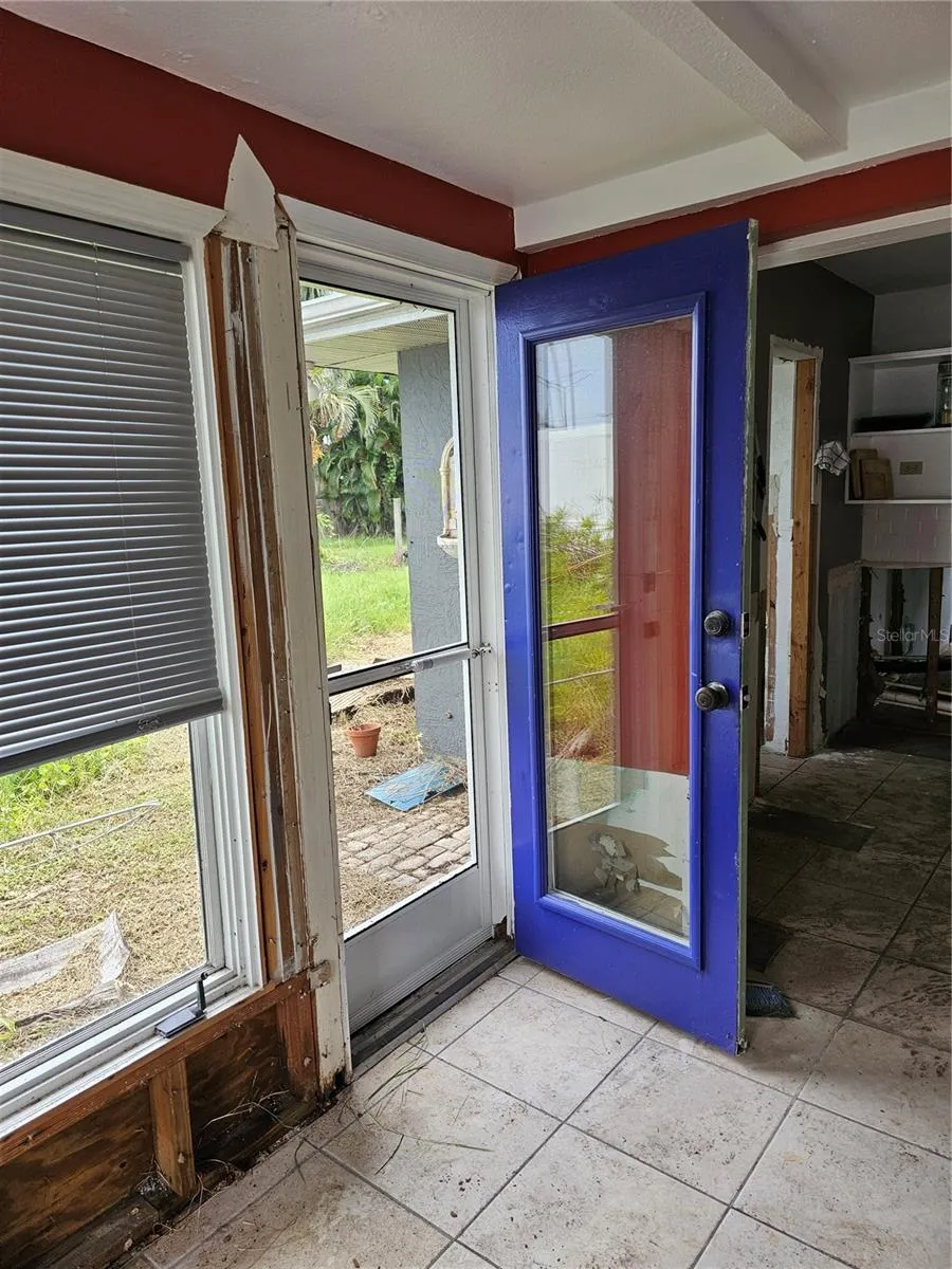 105 COLONIA LANE W Nokomis, FL 34275