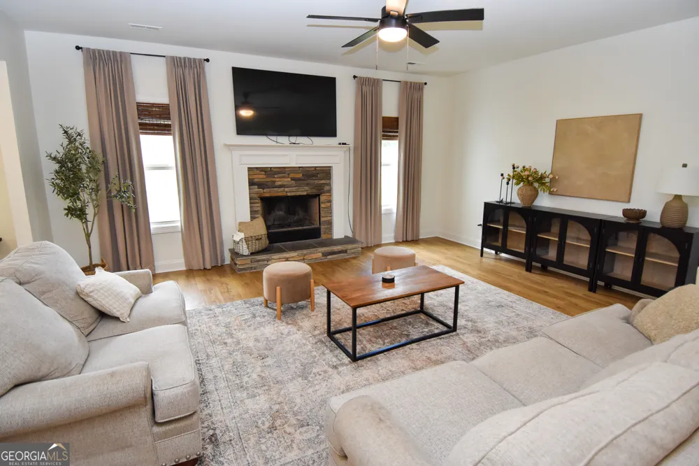 383 Walden Pond WAY Senoia, GA 30276