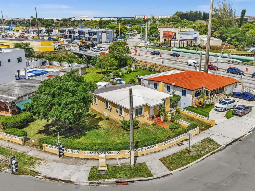 10 SW 72nd Ave Miami, FL 33144