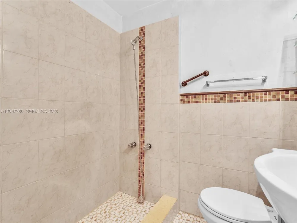 10 SW 72nd Ave Miami, FL 33144