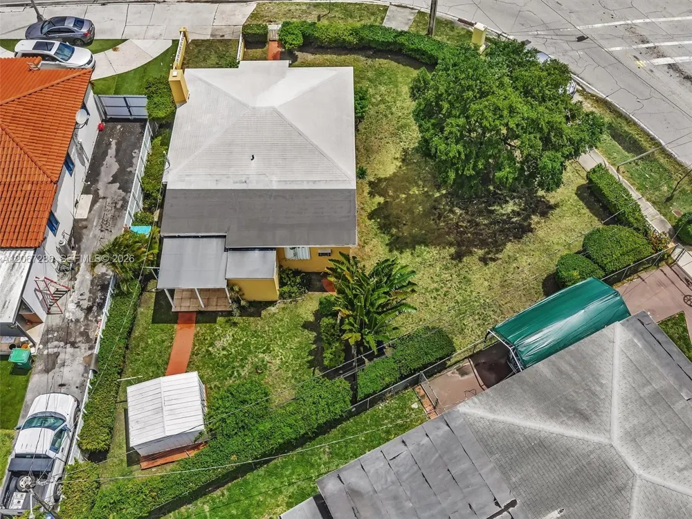 10 SW 72nd Ave Miami, FL 33144